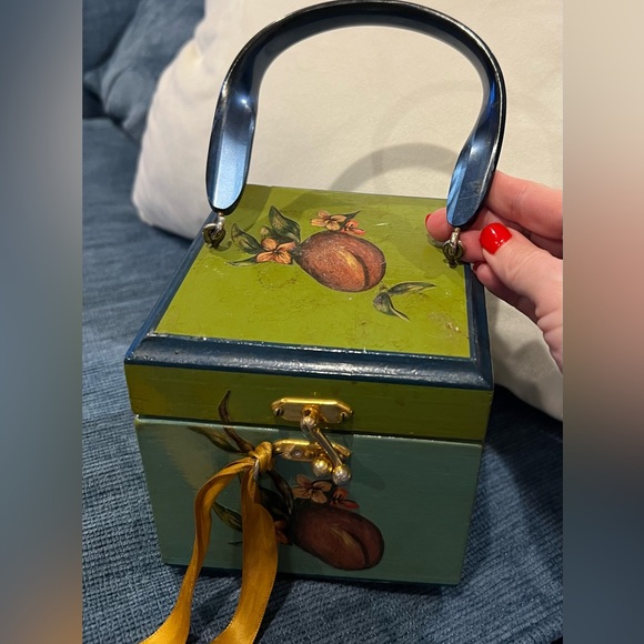Vintage wooden painted/fruit design decoupage box purse with lucite handle - Picture 1 of 6
